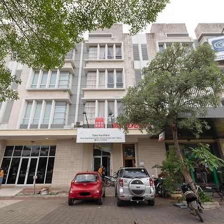 RedDoorz near Universitas Esa Unggul Bekasi Harapan Indah Exterior foto